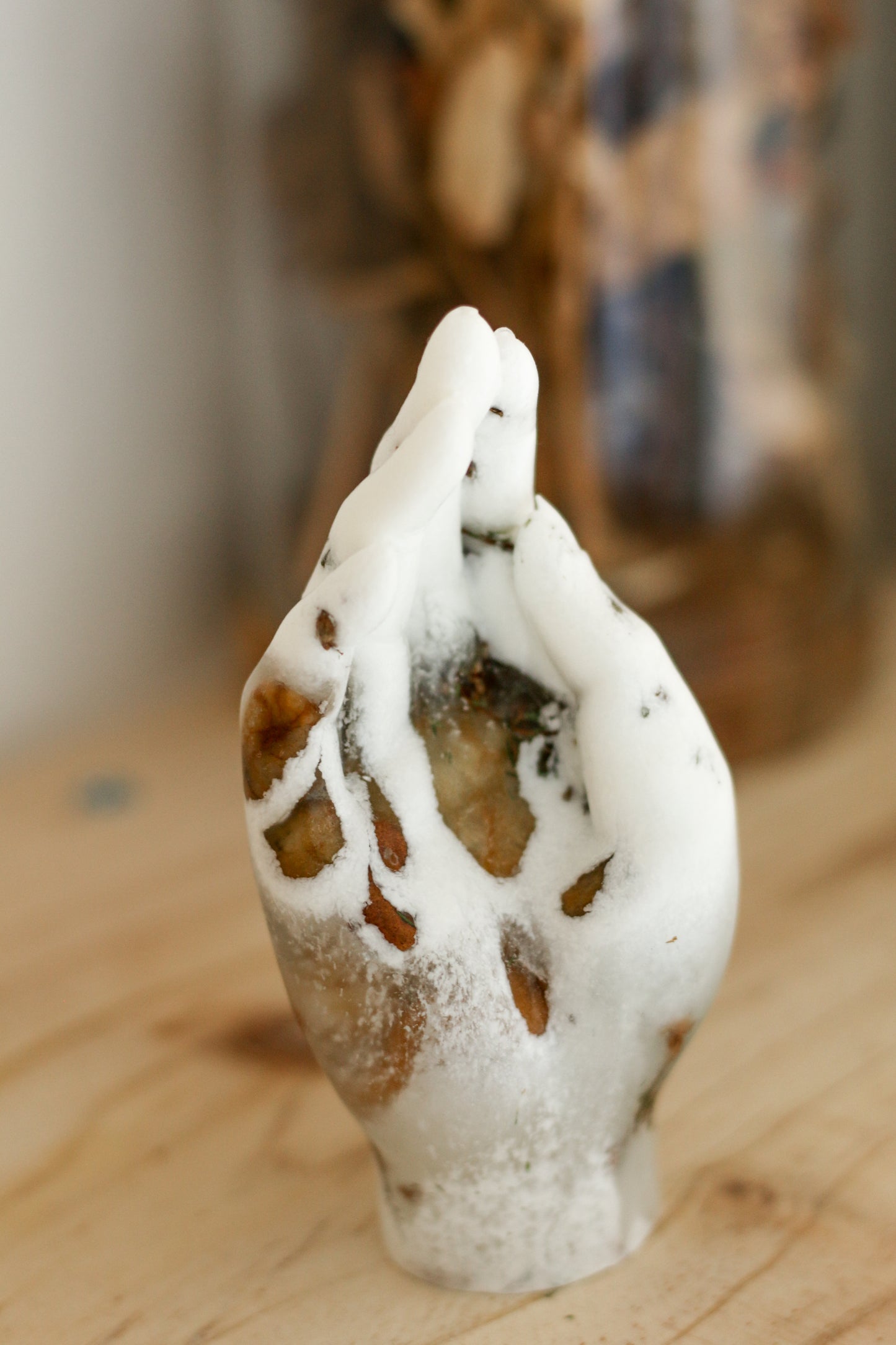 Statuette main n°02