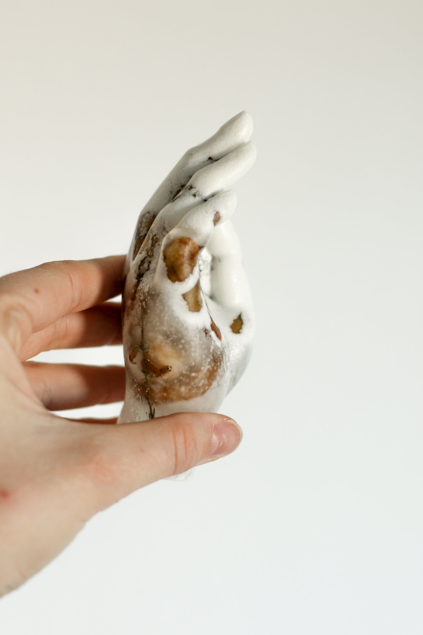 Statuette main n°02