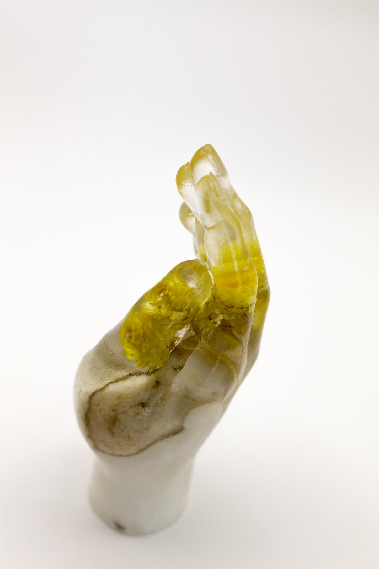 Statuette de main n°08