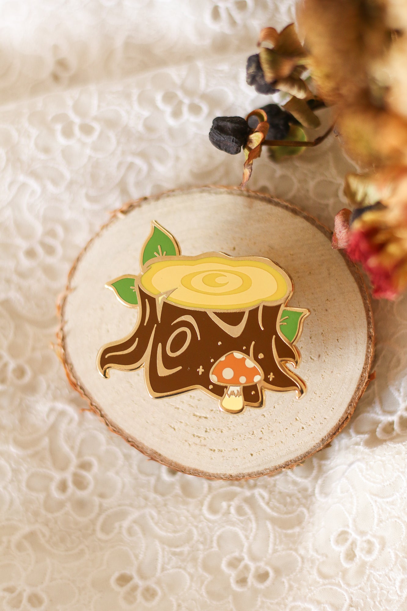 Pin's souche d'arbre