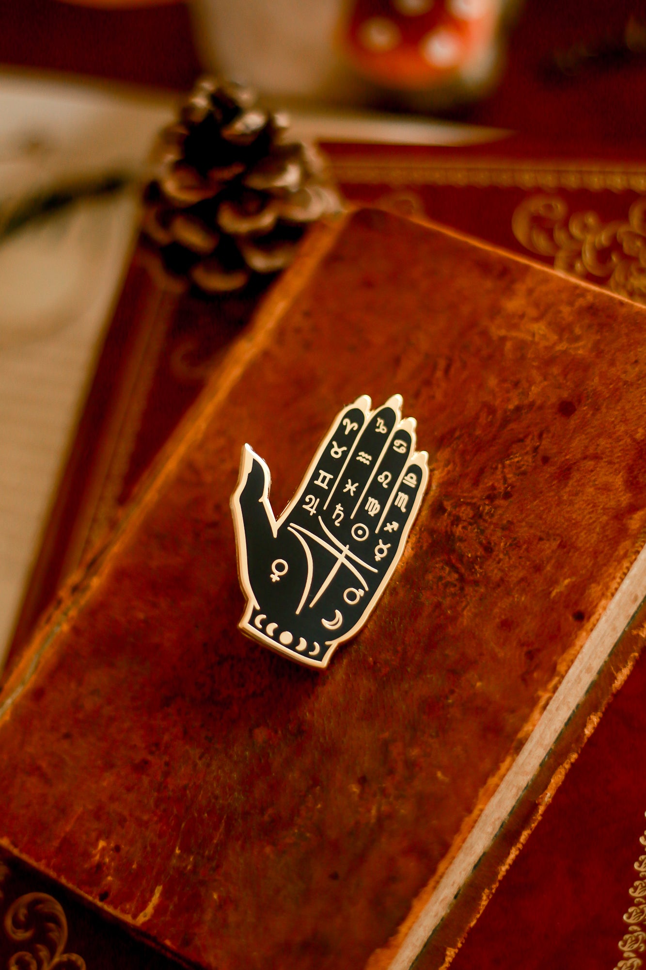 Pin's main de chiromancie