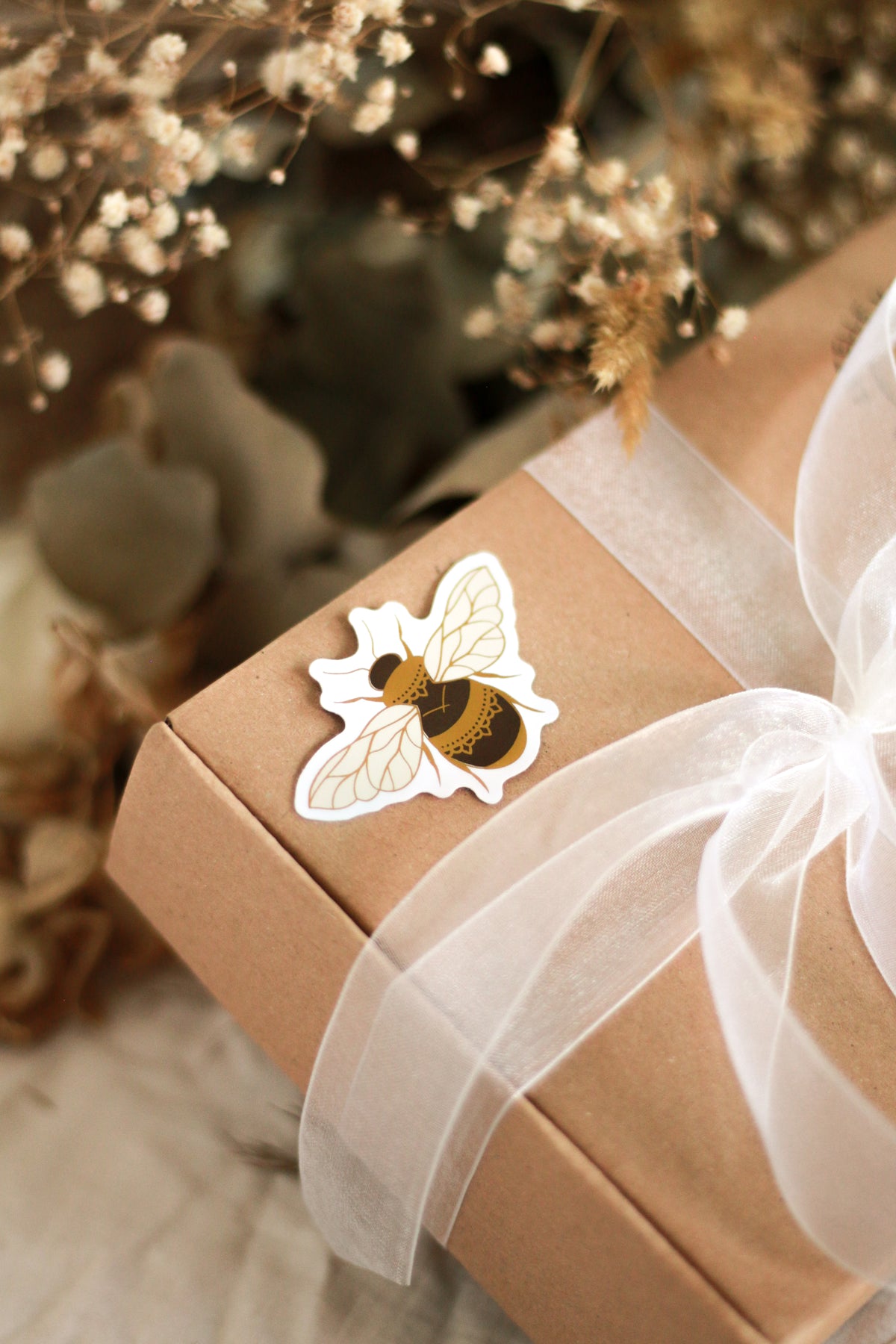 Sticker abeille dorée