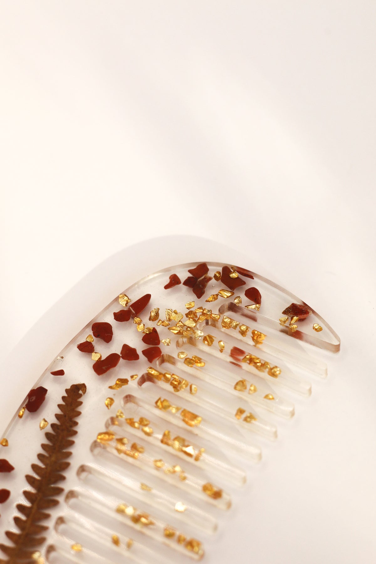 Petit peigne jaspe rouge 02