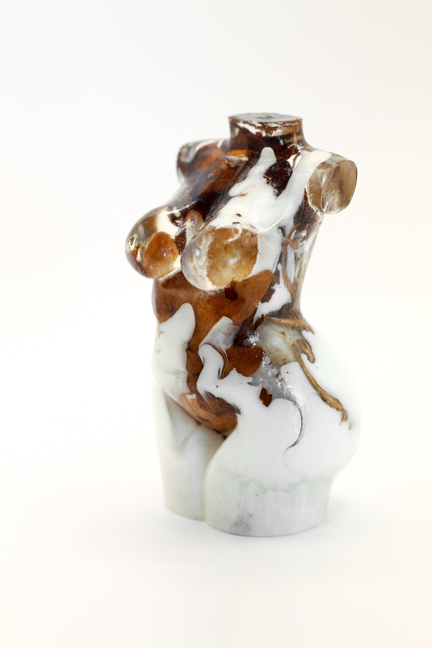 Statuette of a woman no. 36