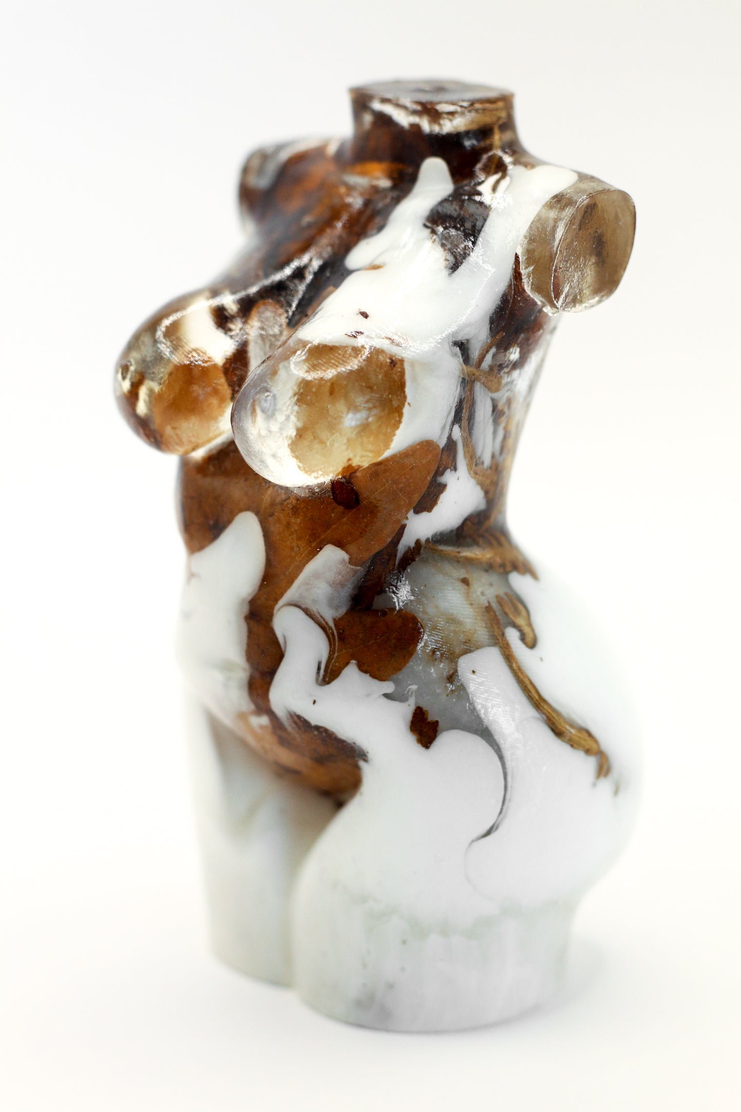 Statuette of a woman no. 36