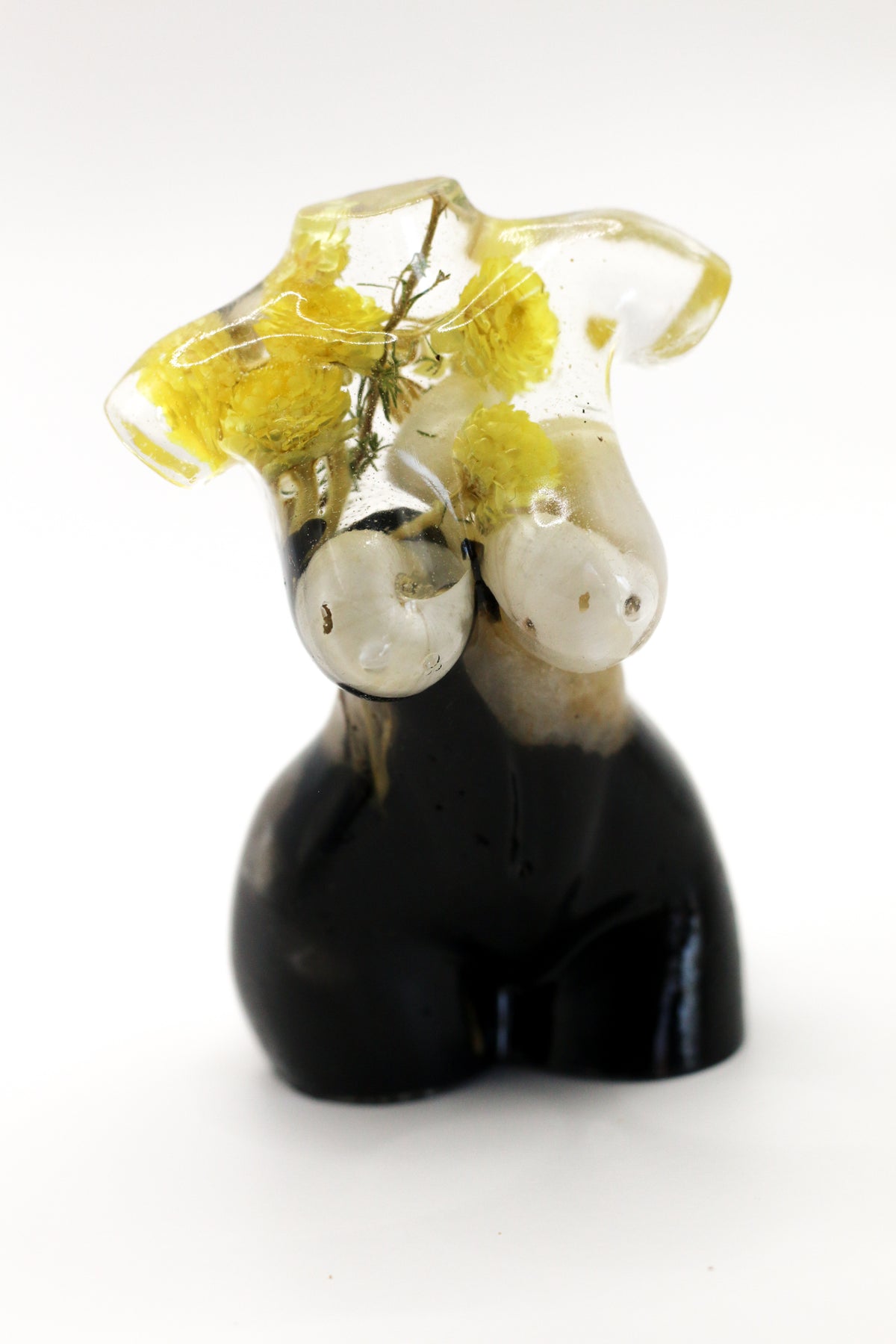 Statuette of a woman no. 24