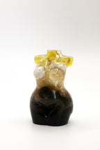 Statuette of a woman no. 25