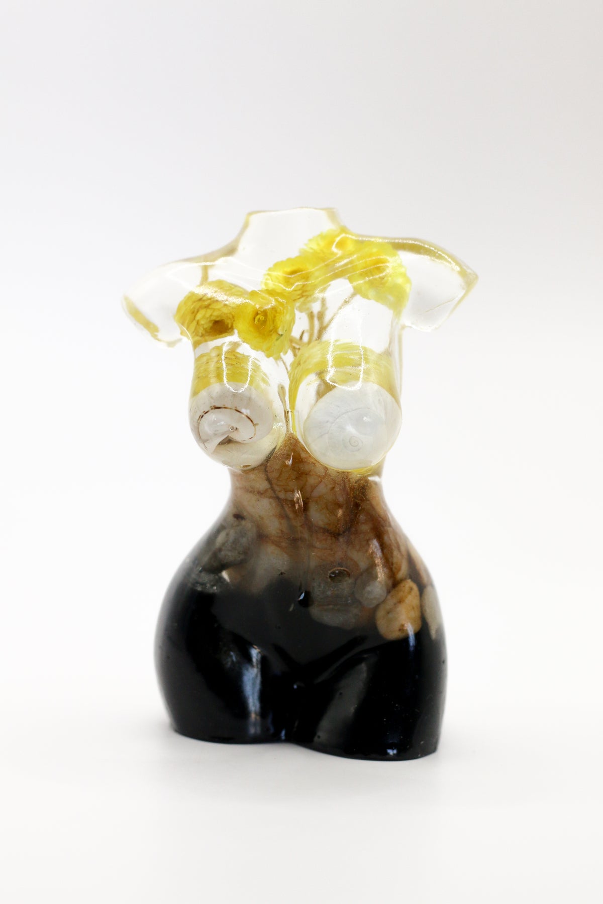 Statuette of a woman no. 28
