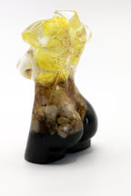 Statuette of a woman no. 28