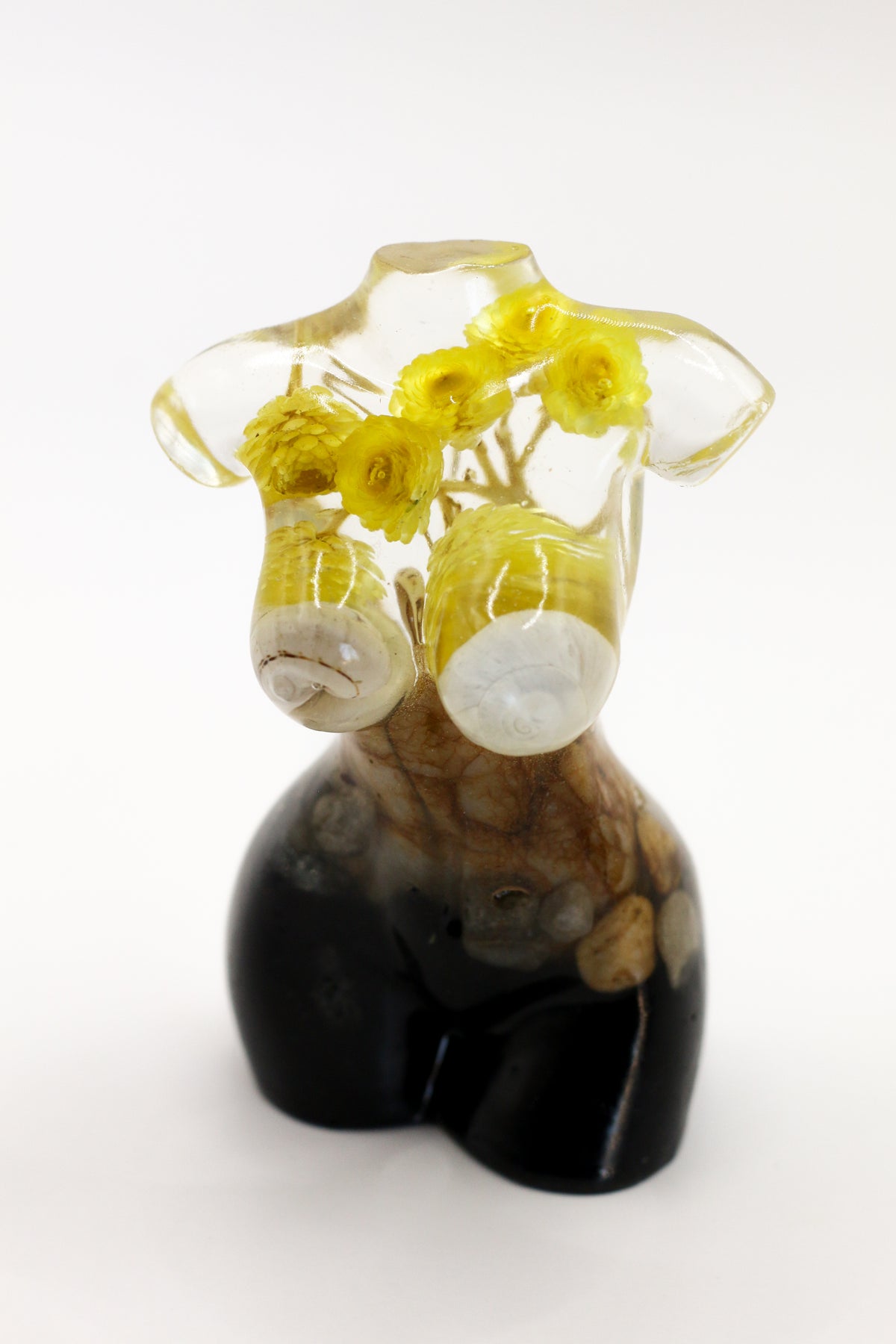 Statuette of a woman no. 28