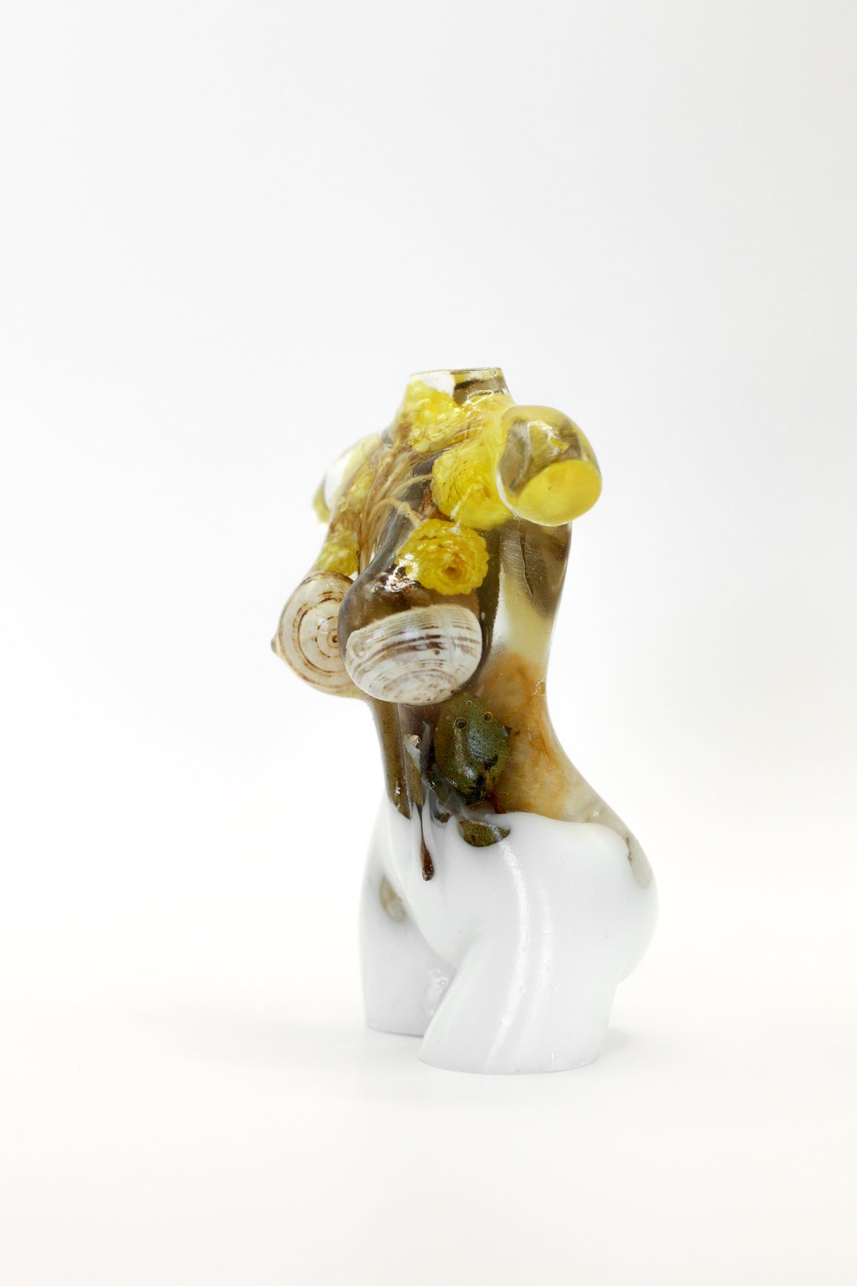 Statuette of a woman no. 30
