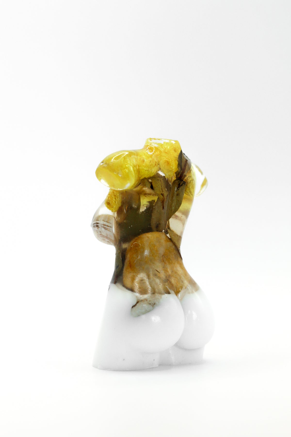 Statuette of a woman no. 30