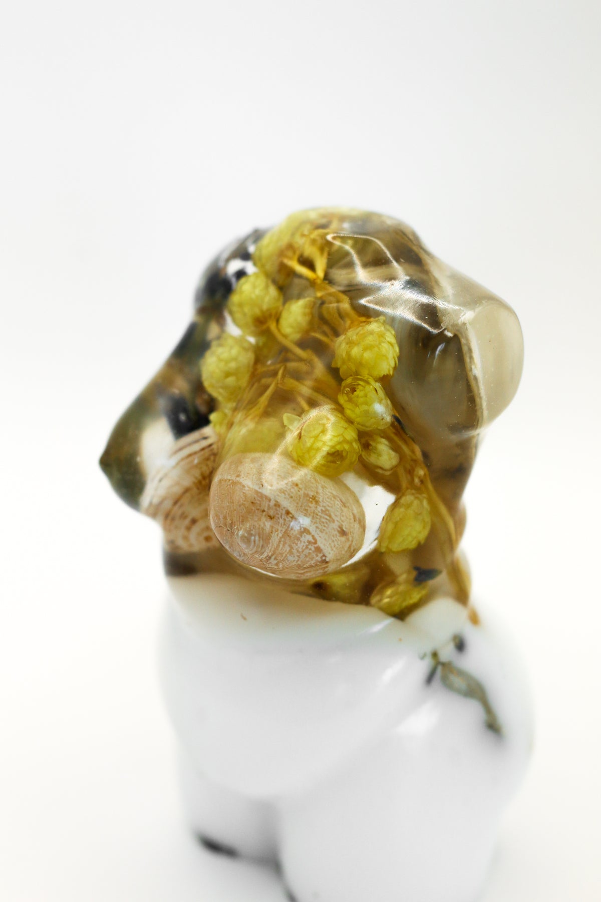 Statuette of a woman no. 32