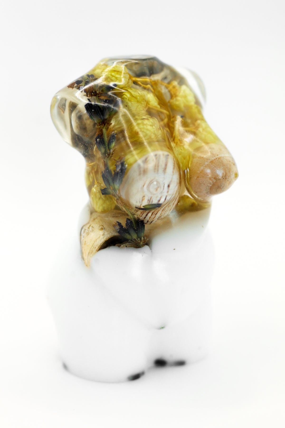 Statuette of a woman no. 32