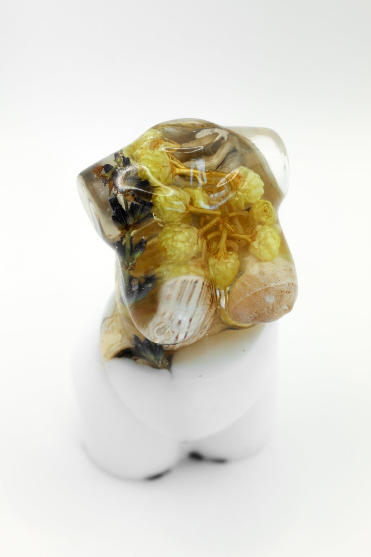 Statuette of a woman no. 32