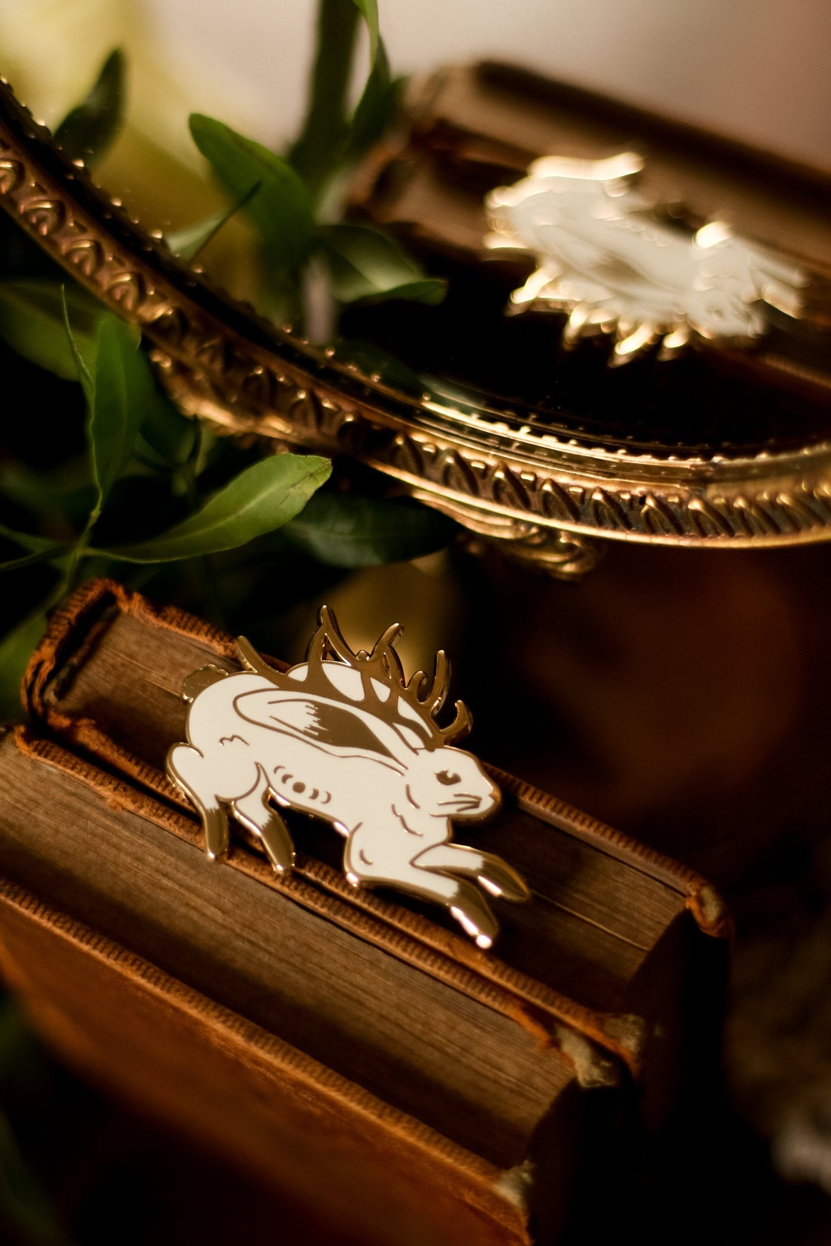 Set of 2 pins: White &amp; Dark Jackalope
