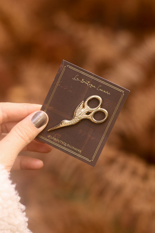 Golden stork scissors pin