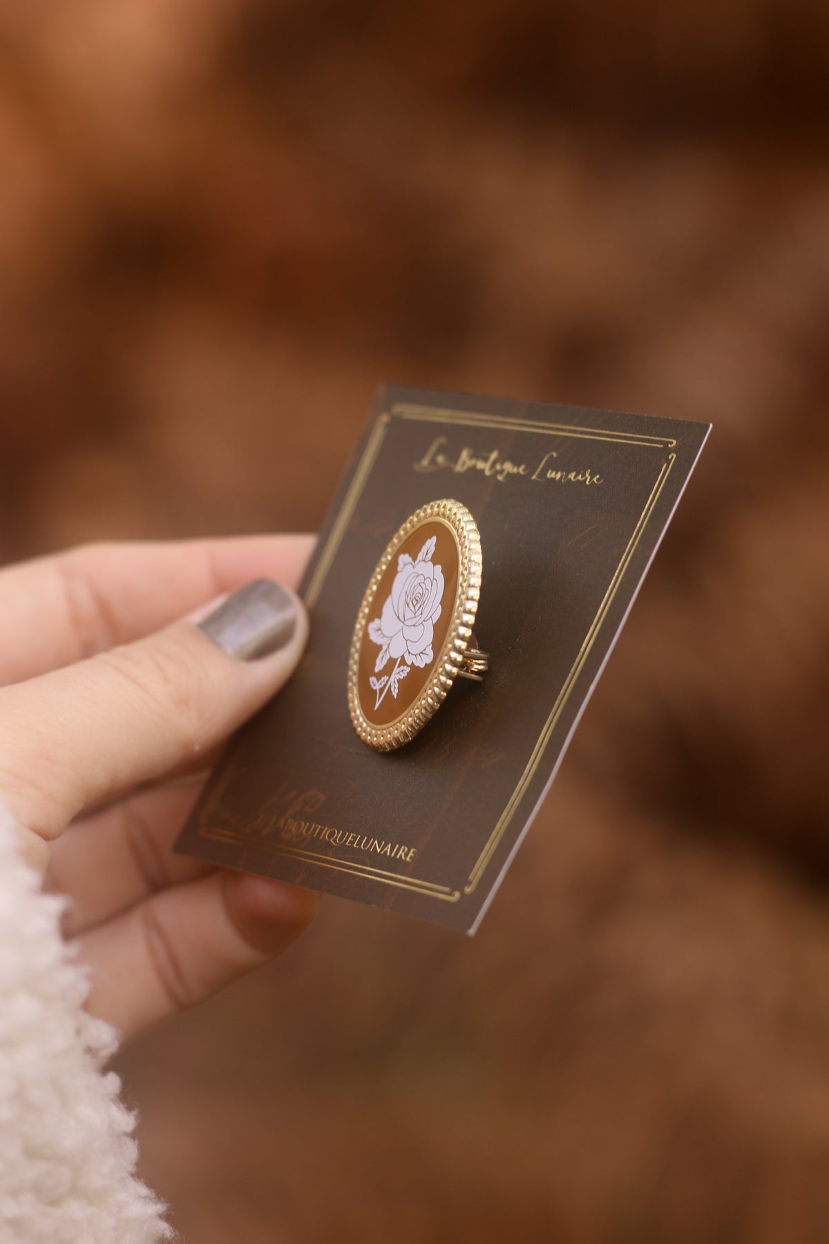Broche camée orange