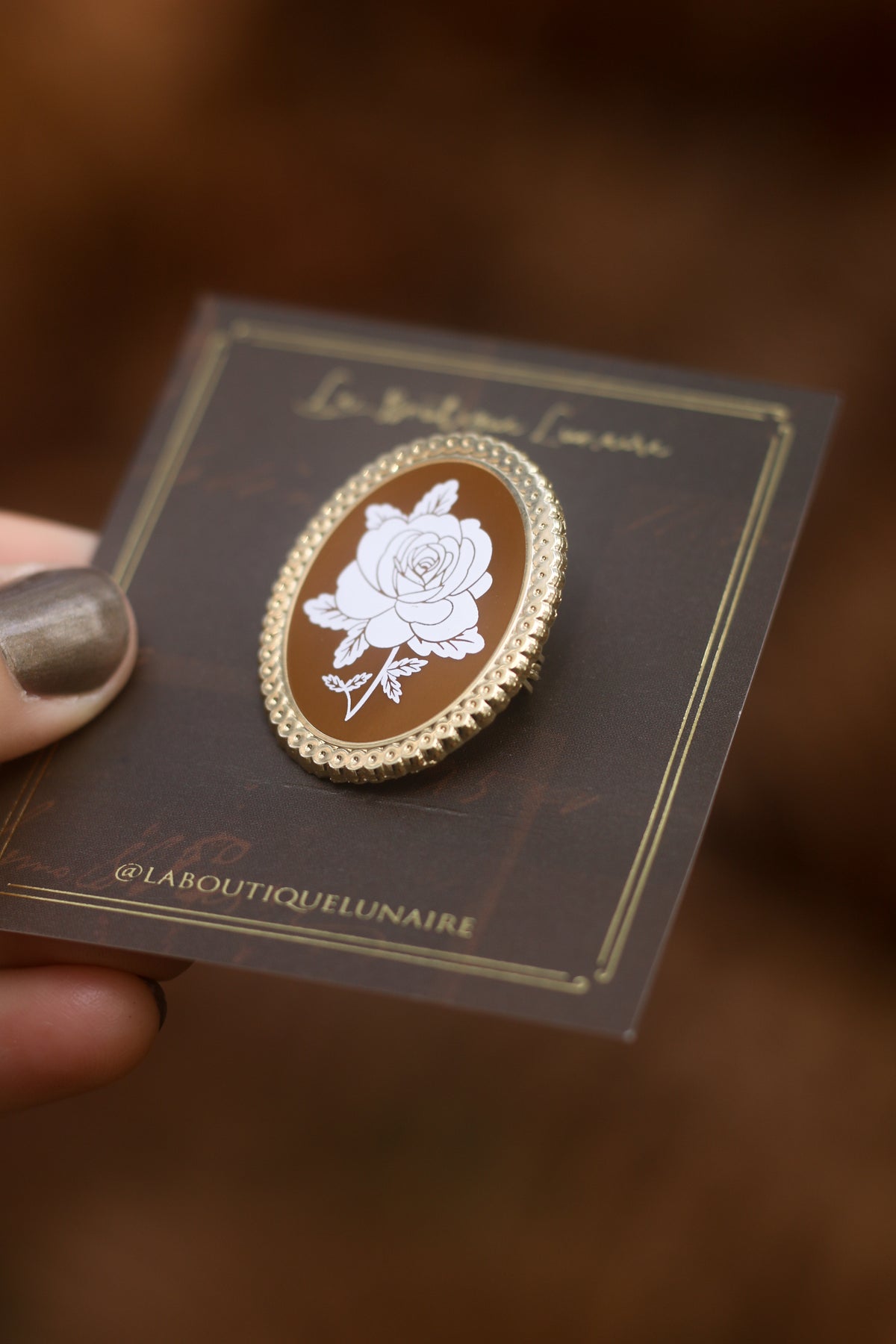 Broche camée orange