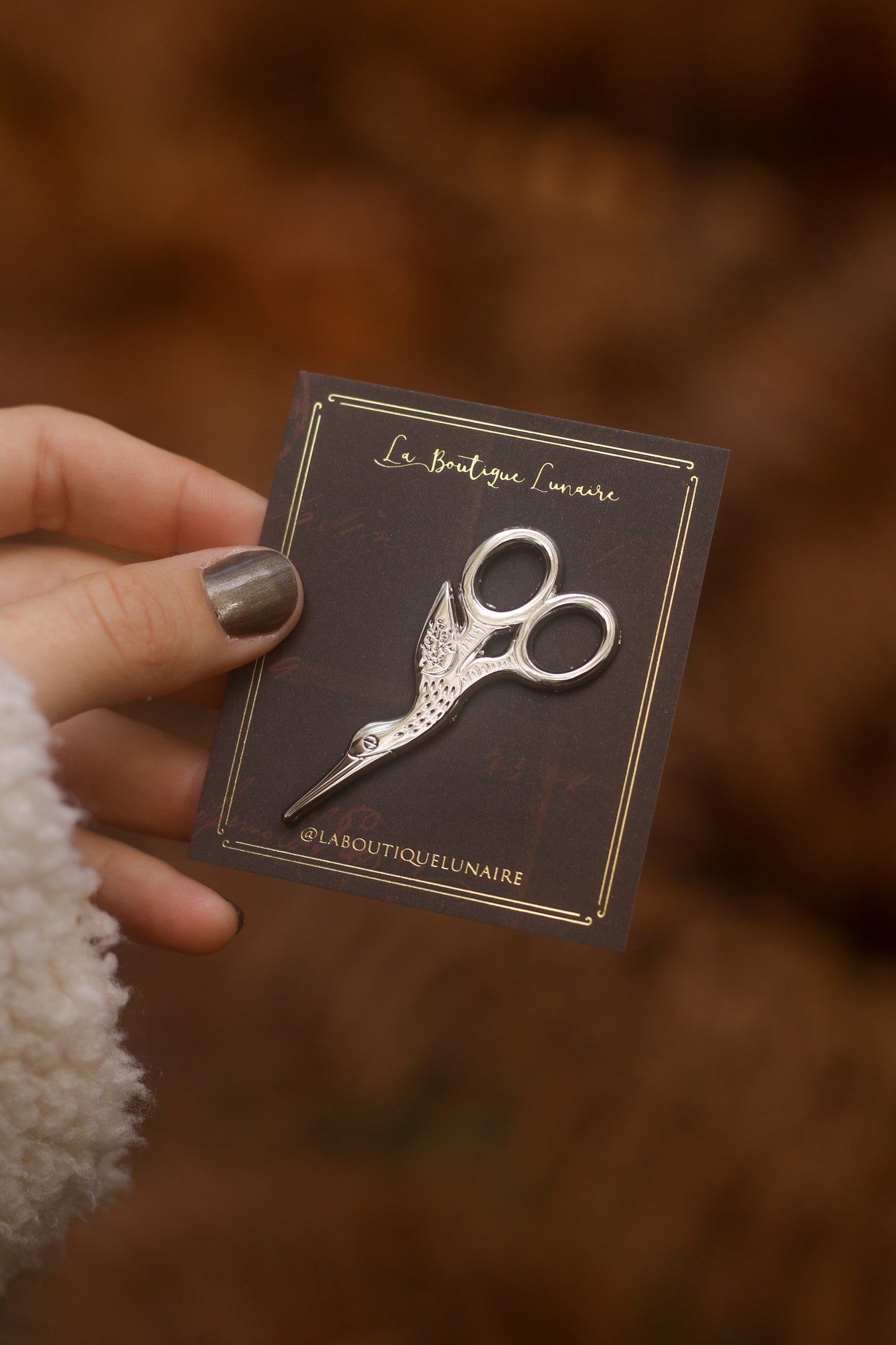 Silver stork scissors pin